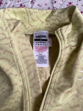 Gymshark Yellow and Light Beige Patterned Zip vest